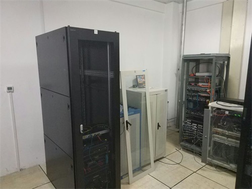 法院机房现场